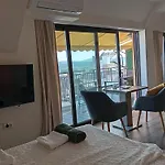Provence Apartment *